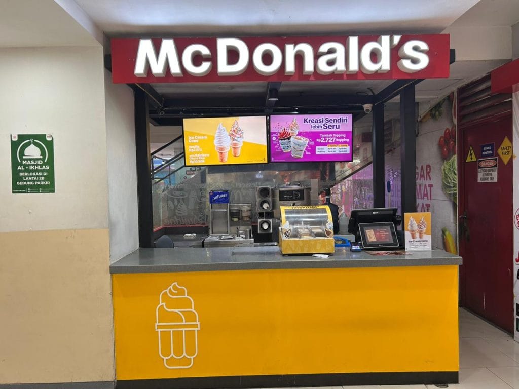 McDonald's Plaza Slipi Jaya Lantai Basement